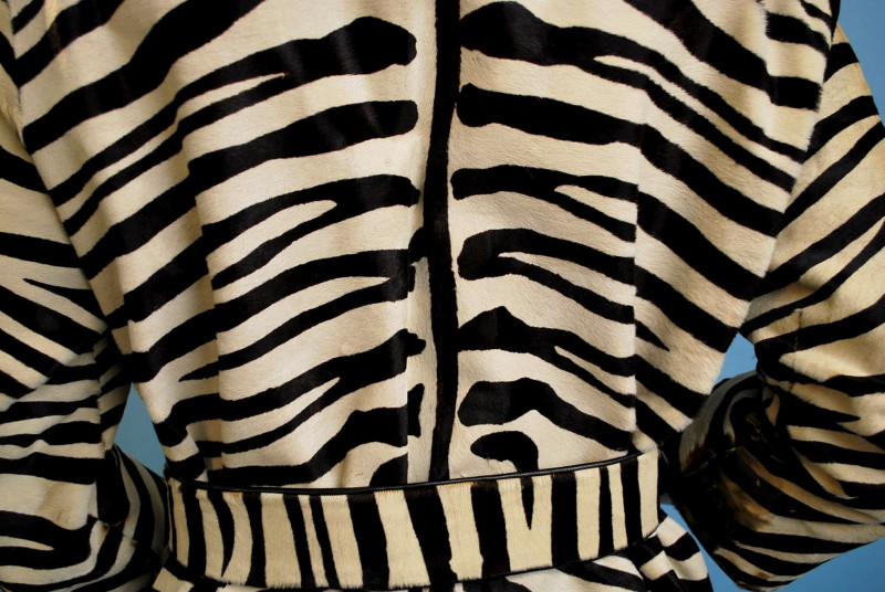 Vintage 1960s Fabulous Graphic Zebra Design Fur Coat with Mr. Fred Label - Image 7