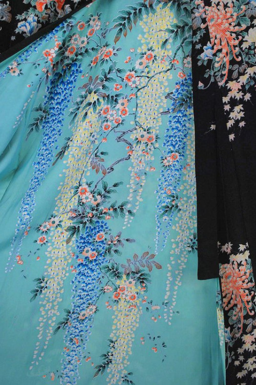 Vintage 1930-40s Splashy Printed Floral Japanese Kimono
