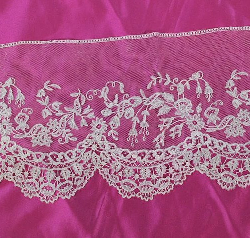 Antique Brussels Bobbin Appliqué Edging Lace
