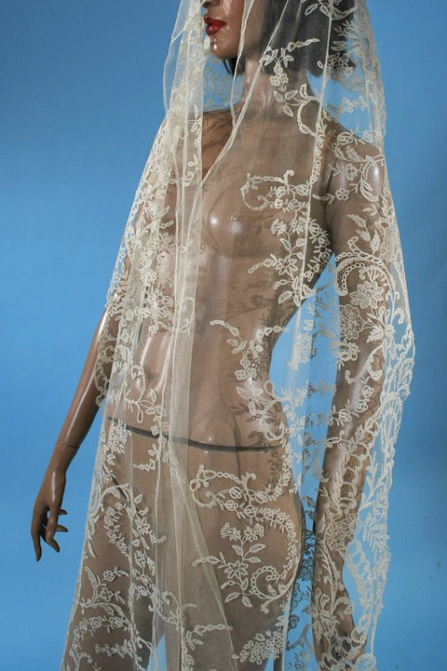 Antique Mixed Brussels Needlepoint and Bobbin Lace Flounce