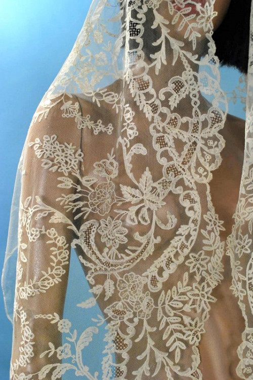 Estate Antique Very Beautiful Brussels Appliqué Lace Wide Flounce